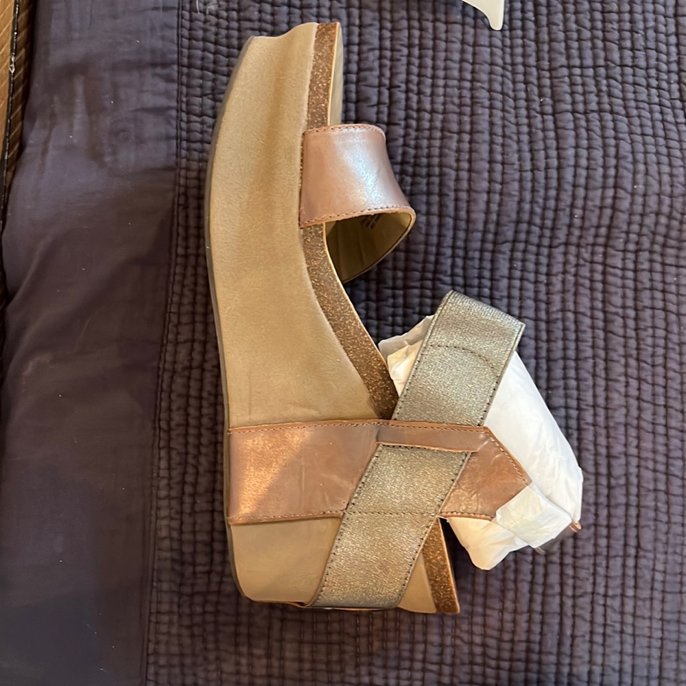 OTBT NWT size 9.5